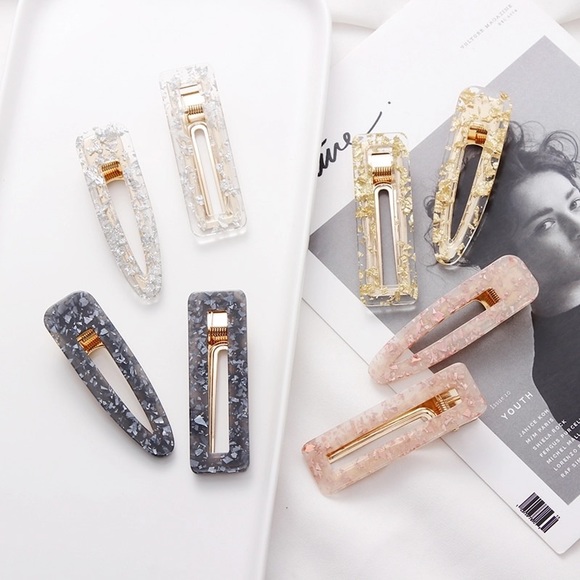 🌫CLEAR🌫 Acrylic Barrettes set of 2 - Picture 7 of 7